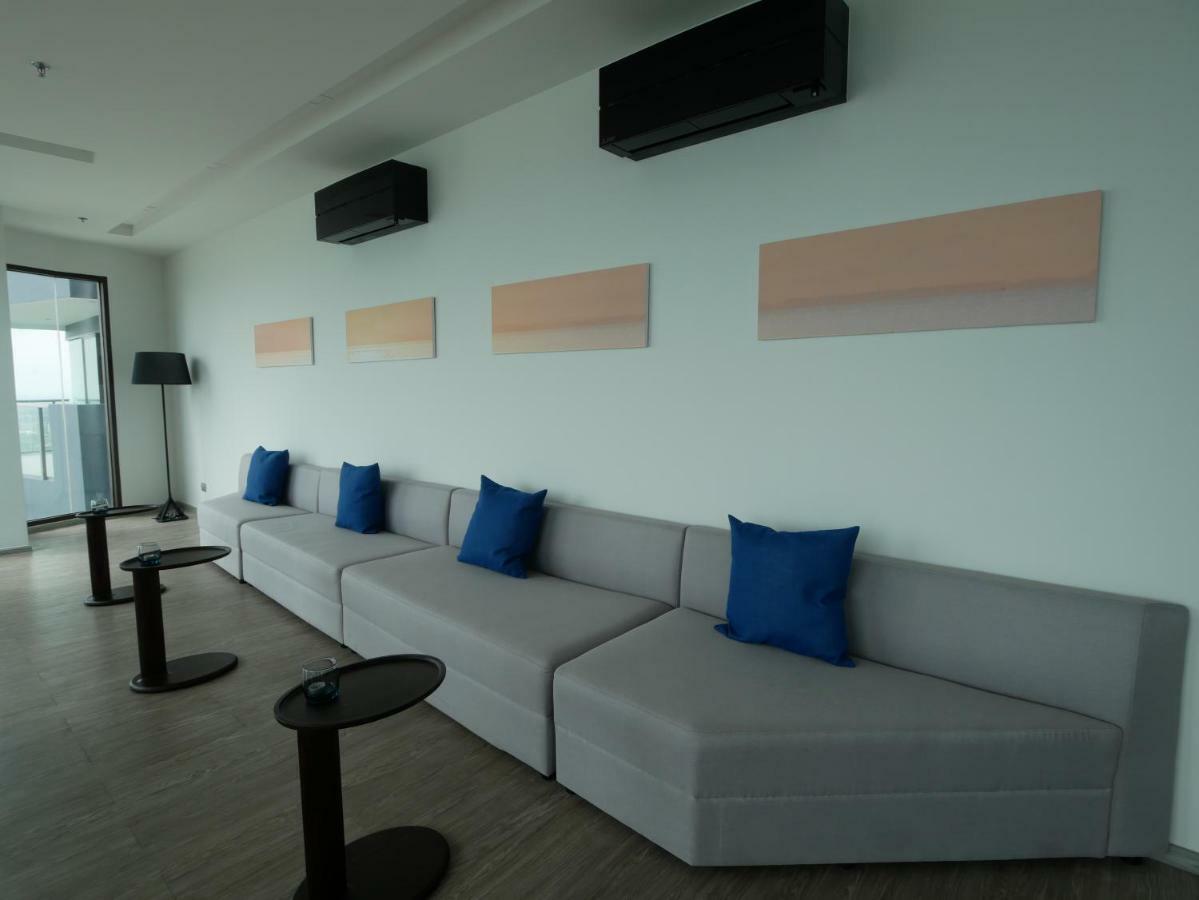 Aeras - The Ultimate Beachfront Experience Jomtien Beach Exteriör bild