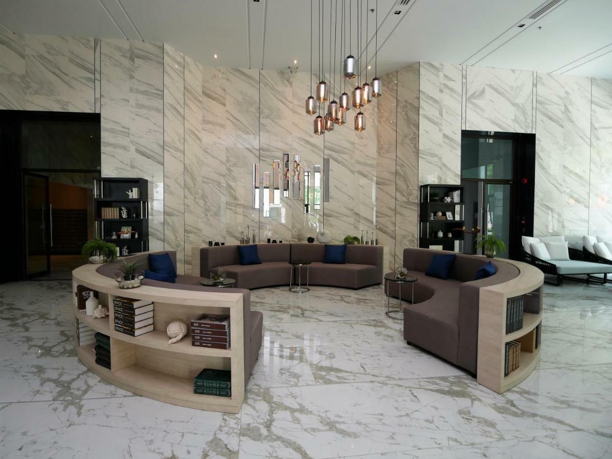 Aeras - The Ultimate Beachfront Experience Jomtien Beach Exteriör bild