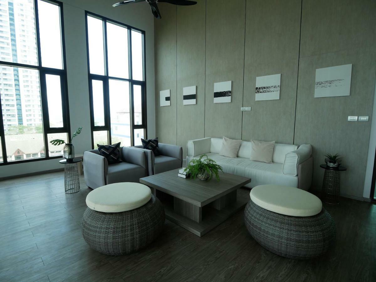 Aeras - The Ultimate Beachfront Experience Jomtien Beach Exteriör bild