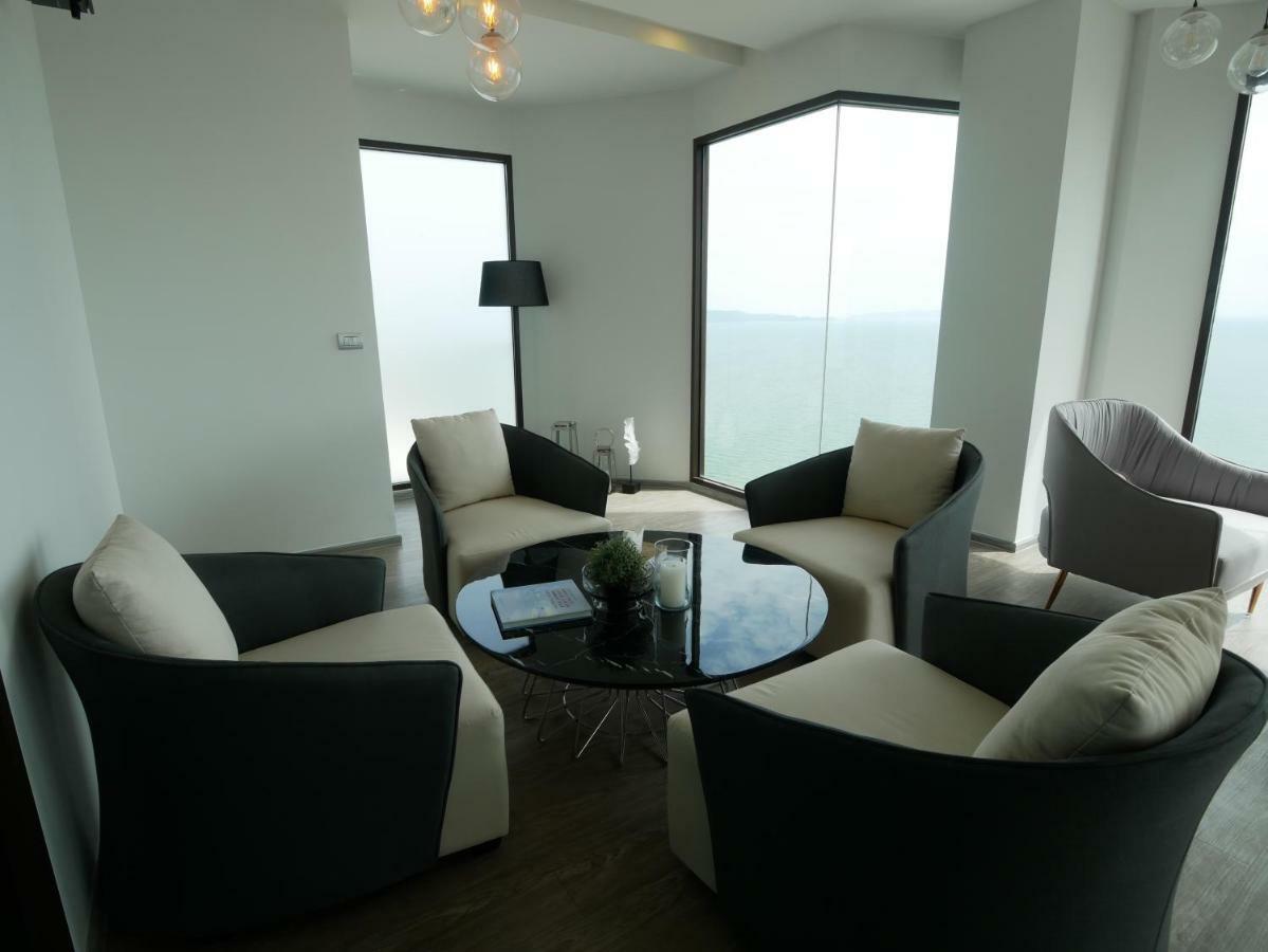 Aeras - The Ultimate Beachfront Experience Jomtien Beach Exteriör bild